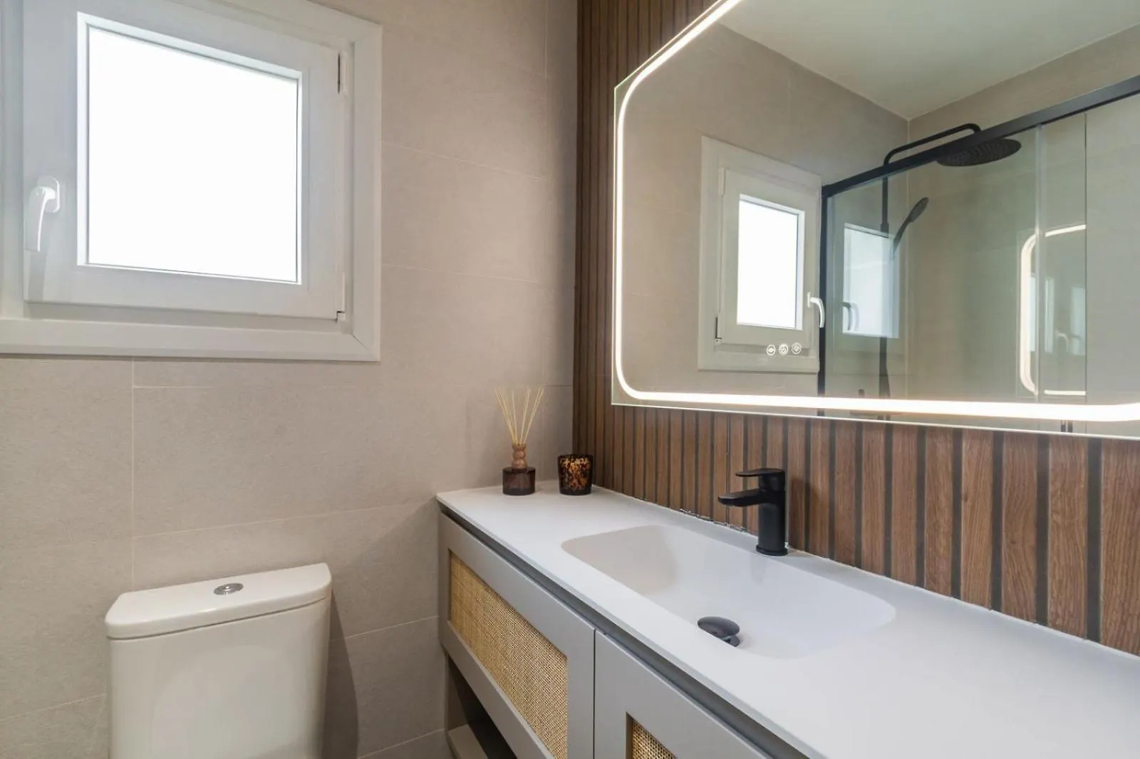 Cervantes Luxury Apartment Malaga 0*,
