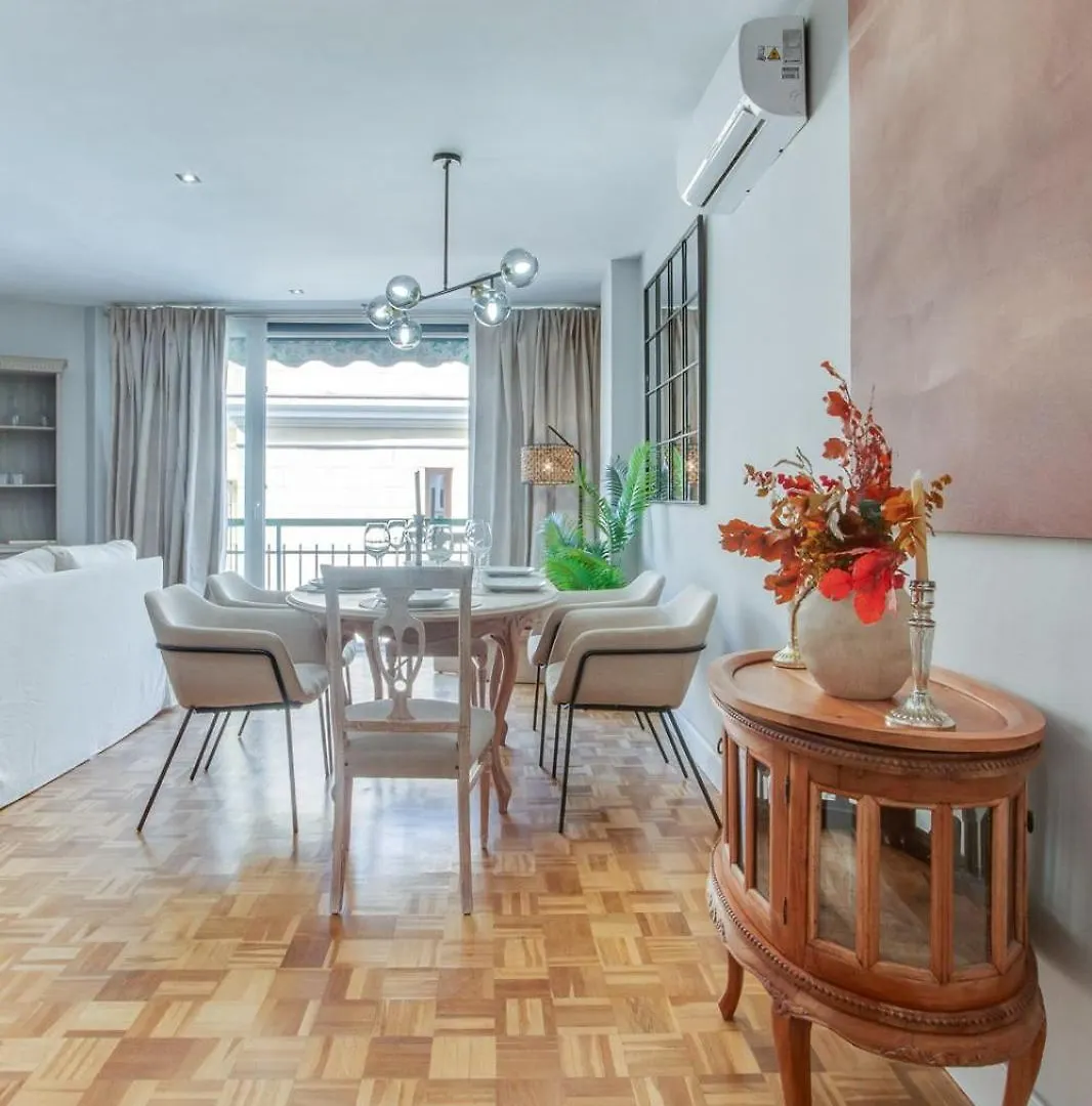 Cervantes Luxury Apartment Malaga 0*,